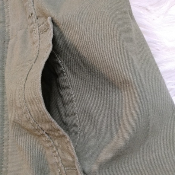 CAbi green Explorer vest size small style#5101 - Picture 7 of 8